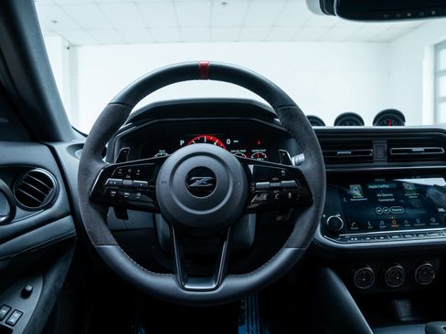 Used 2024 Nissan Z NISMO RWD image 12