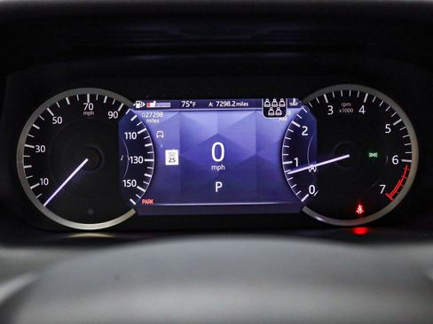 Used 2023 Land Rover Discovery Sport SE image 24