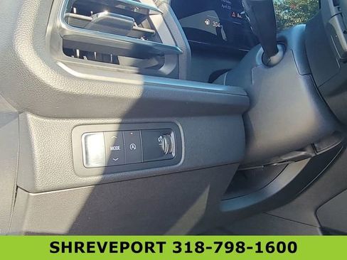 Certified 2025 Chevrolet Traverse LT w/ Midnight/Sport Edition FWD image 18