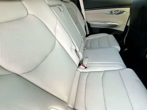 Used 2025 Genesis GV70 2.5T AWD/4WD image 21