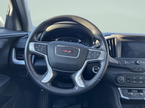 Used 2022 GMC Terrain SLE image 19