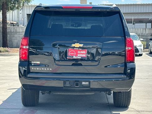 Used 2018 Chevrolet Suburban LT RWD image 8