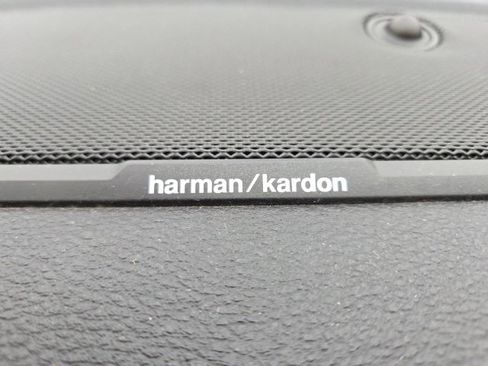 Used 2022 RAM 1500 Laramie w/ Night Edition image 9