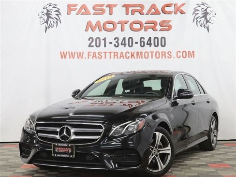 Used 2019 Mercedes-Benz E 300 4MATIC image 1