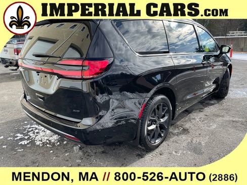 New 2026 Chrysler Pacifica Select image 16