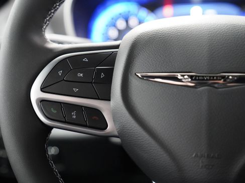 New 2026 Chrysler Pacifica Select AWD/4WD image 20