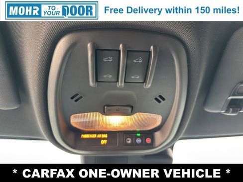 Used 2025 Chevrolet Trax RS w/ Sunroof Package image 21