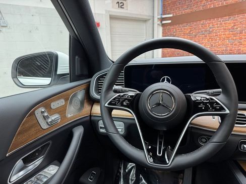New 2025 Mercedes-Benz GLS 450 4MATIC image 13