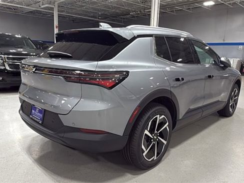 New 2026 Chevrolet Equinox EV LT image 4