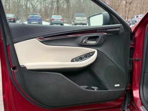Used 2018 Chevrolet Impala Premier w/ Premier Confidence Package image 10