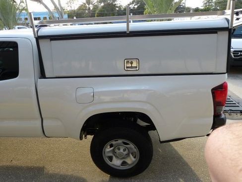 Used 2022 Toyota Tacoma SR image 14