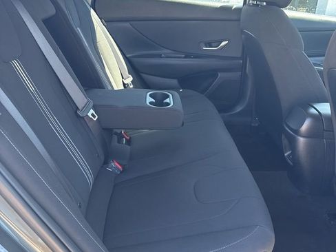 Used 2025 Hyundai Elantra SEL FWD image 10