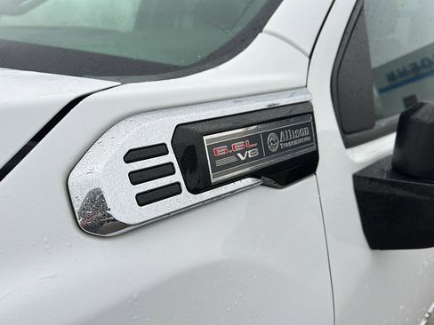 Used 2024 GMC Sierra 2500 Pro w/ Convenience Package image 5