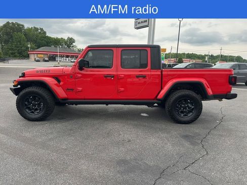 Used 2023 Jeep Gladiator Sport AWD/4WD image 7