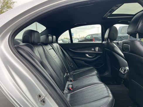 Used 2019 Mercedes-Benz E 300 4MATIC image 26