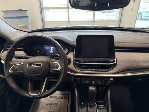 Used 2022 Jeep Compass Latitude w/ Convenience Group image 19