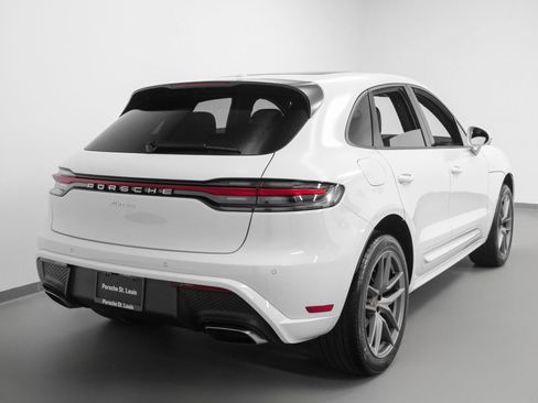 Used 2025 Porsche Macan image 12