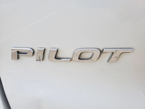 Used 2019 Honda Pilot Touring image 9