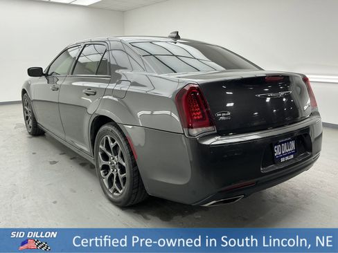 Used 2018 Chrysler 300 S image 6
