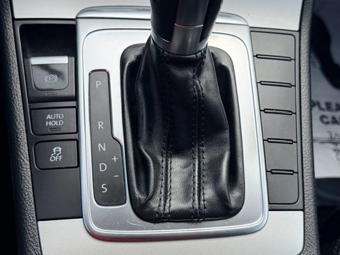 Used 2012 Volkswagen CC R-Line FWD image 40