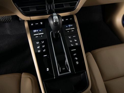 New 2026 Porsche Macan image 25