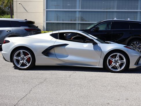 Used 2022 Chevrolet Corvette Stingray Coupe w/ 1LT image 9