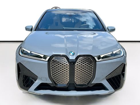 Used 2024 BMW iX xDrive50 w/ Premium Package AWD/4WD image 2