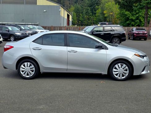 Used 2014 Toyota Corolla LE FWD image 16
