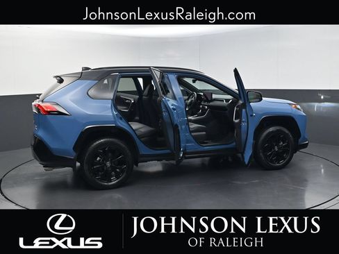 Used 2025 Toyota RAV4 XSE w/ Weather Package AWD/4WD image 32