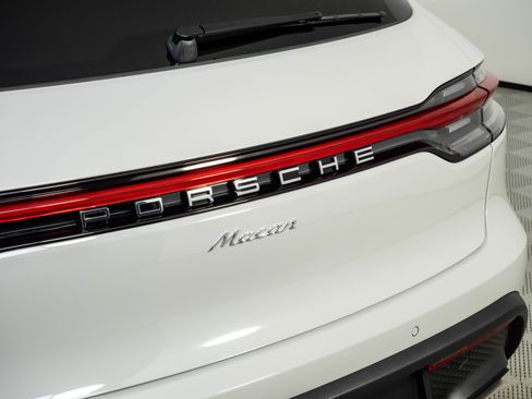 New 2026 Porsche Macan AWD/4WD image 37