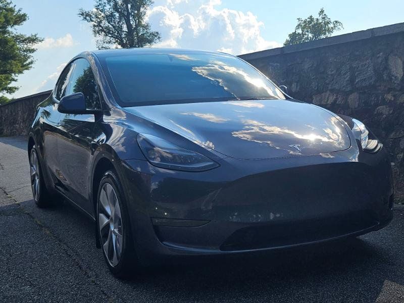 Used 2023 Tesla Model Y Long Range AWD/4WD image 12