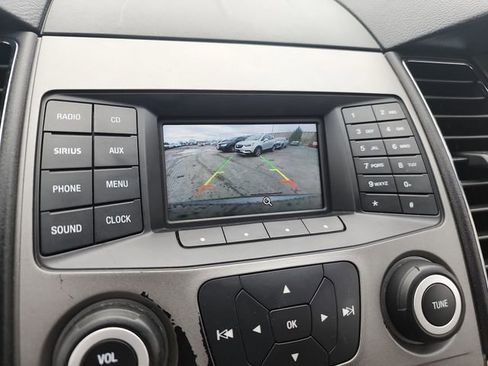 Used 2016 Ford Taurus SE image 8