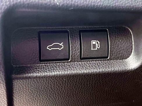 Used 2025 Toyota Crown Limited w/ Advanced Technology Package image 20