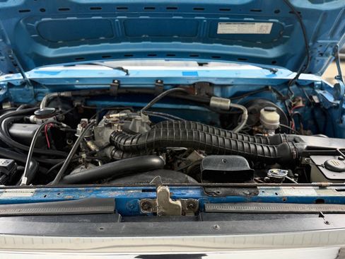 Used 1993 Ford F250 XLT image 2