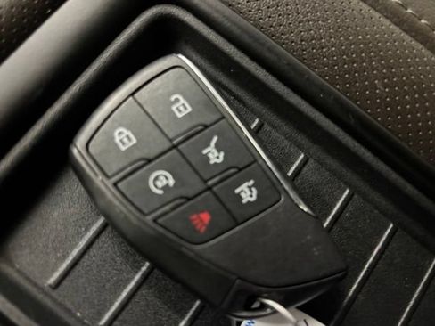 Used 2022 GMC Yukon XL SLT w/ SLT Premium Package AWD/4WD image 46