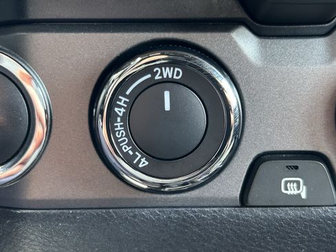 Used 2020 Toyota Tacoma TRD Off-Road AWD/4WD image 28