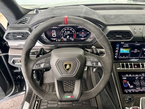 Used 2024 Lamborghini Urus Performante AWD/4WD image 13