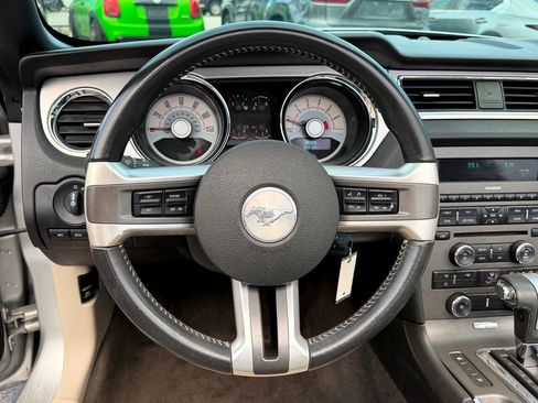 Used 2010 Ford Mustang Convertible RWD image 26