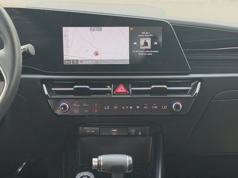 Used 2023 Kia Niro FWD image 12
