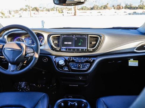 New 2026 Chrysler Pacifica Select w/ S Appearance Package image 13