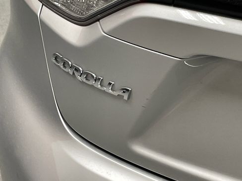 Used 2024 Toyota Corolla LE w/ LE Convenience Package image 8