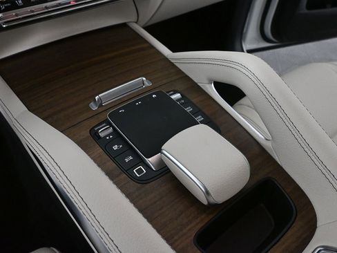 Certified 2025 Mercedes-Benz GLE 450e 4MATIC image 15