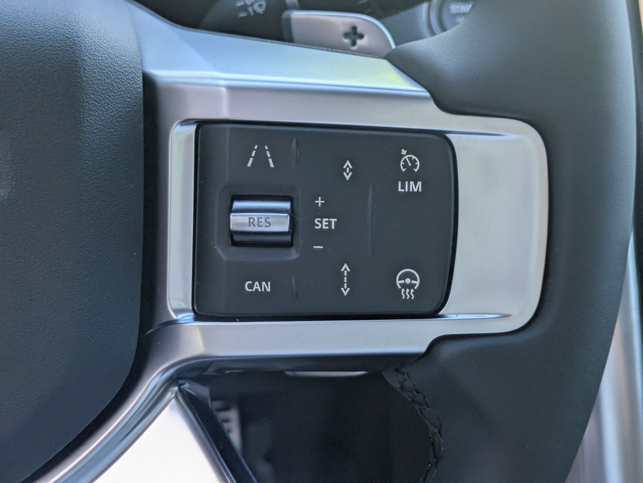 New 2026 Land Rover Discovery Limited Edition AWD/4WD image 17