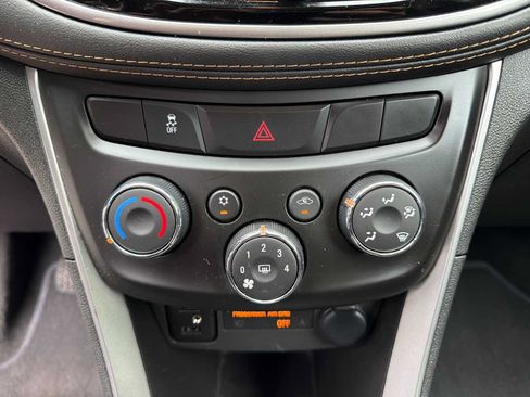 Certified 2022 Chevrolet Trax LT w/ Sport Edition AWD/4WD image 17