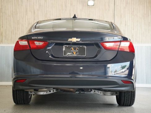 Used 2016 Chevrolet Malibu Hybrid w/ Leather Package FWD image 9