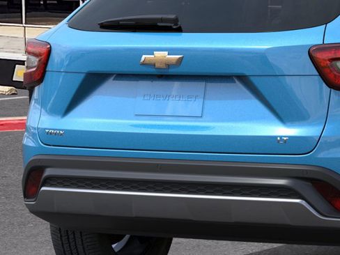 New 2026 Chevrolet Trax LT w/ Driver Confidence Package image 14