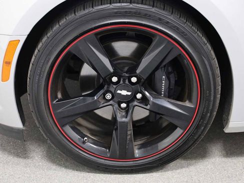 Used 2016 Chevrolet Camaro SS image 32