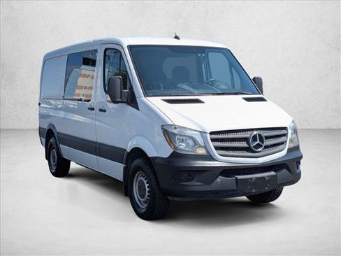 Used 2017 Mercedes-Benz Sprinter 2500 image 3