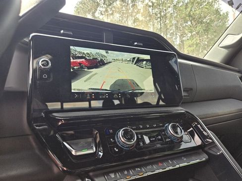 Used 2025 GMC Sierra 2500 AT4 w/ AT4 Premium Plus Package image 15