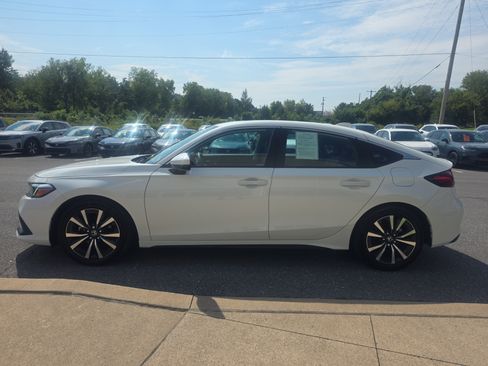 Used 2024 Honda Civic EX-L image 8